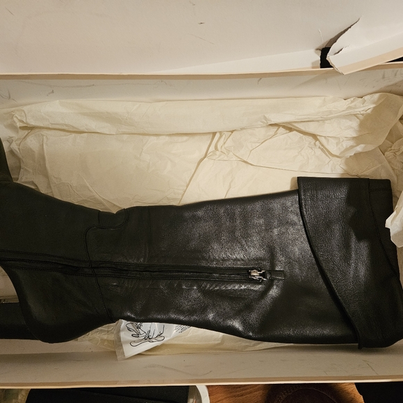 Europeane Dsigner's Leather Tall  Boots. Knee High Made in Italy - Picture 2 of 6